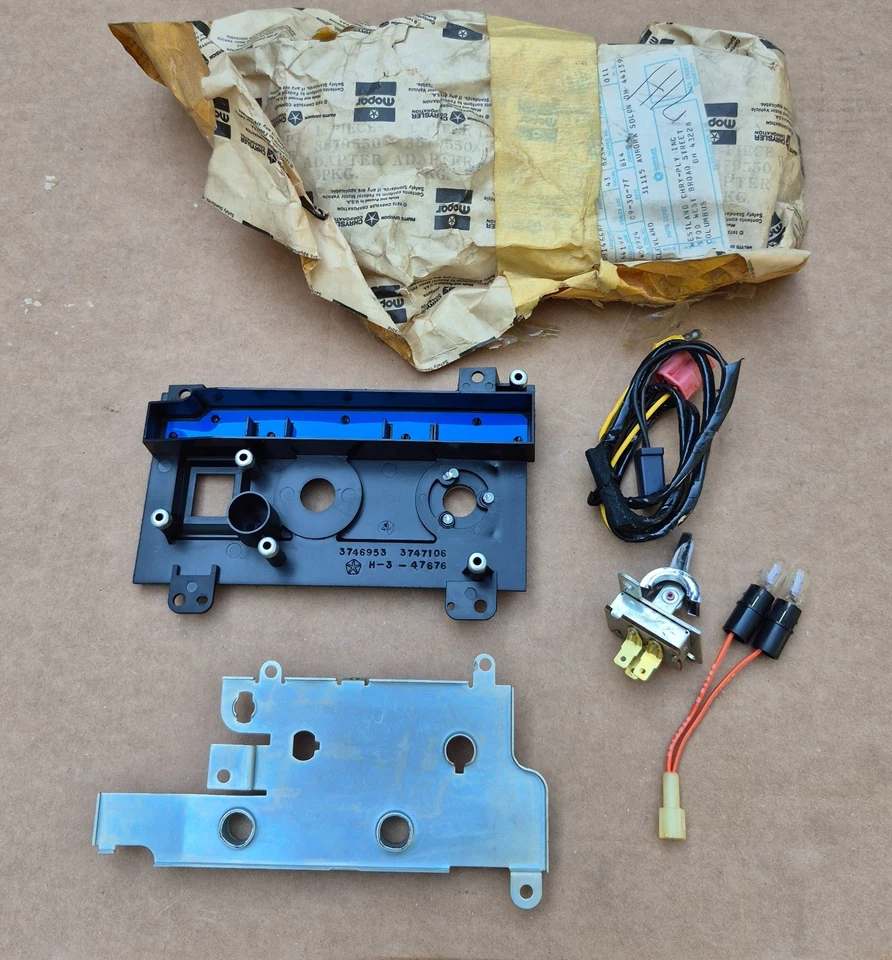 1976-1978 Aspen Volare LeBaron Diplomat NOS MoPar Задний Обезвоживатель АДАПТЕР В УПАКОВКЕ - Изображение 2 из 2