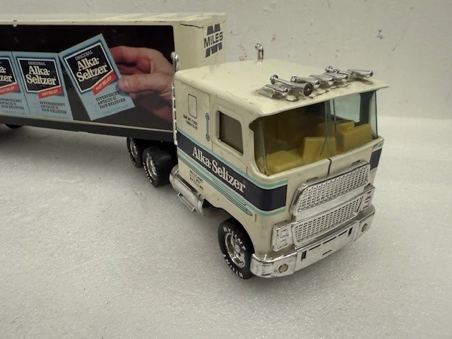 Vintage Nylint Alka-Seltzer Semi Truck & Trailer Metal Toy Rockford IL USA - Image 2 of 4