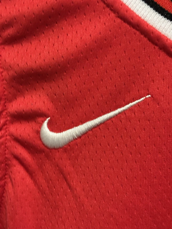 Camiseta Nike roja Michael Jordan #23 Chicago Bulls - grande para hombre Foto 4 de 4