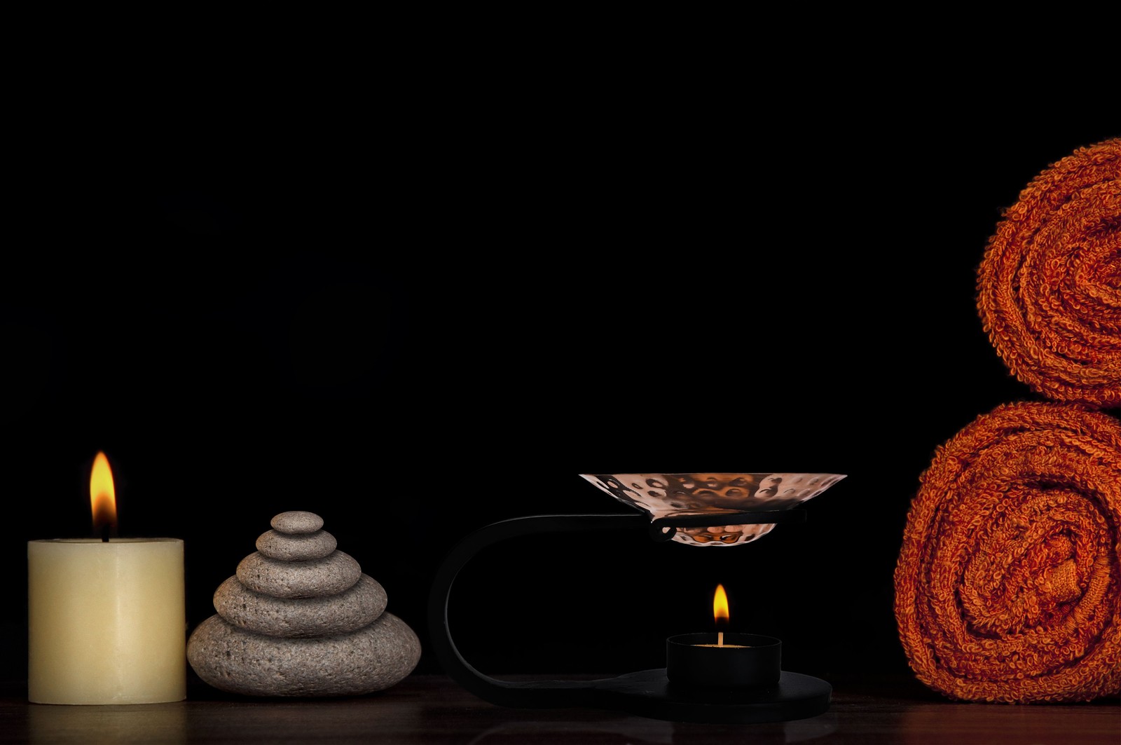 Iron & Copper Essential Oil Burner Aroma Diffuser - Resin Burner - 4 Inch Height
