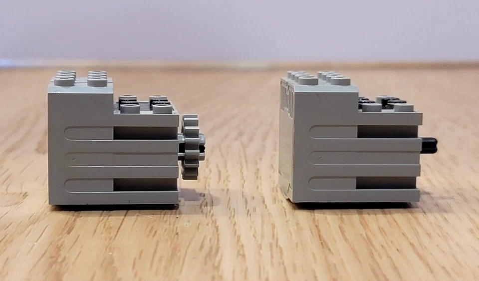 Juego de 2 Mini Motor Eléctrico Lego 9V Funciona Foto 2 de 4