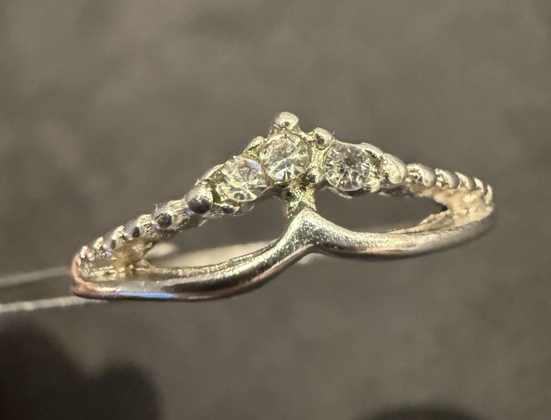 sterling silver chevron crown ring set with cubic zirconia