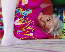 * KATE MCKINNON * signed 8x10 photo * BARBIE * COA *