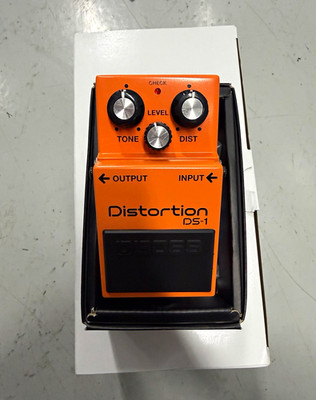 BOSS DS-1 Analog Distortion Guitar Effects Pedal for Electric Guitar Orange