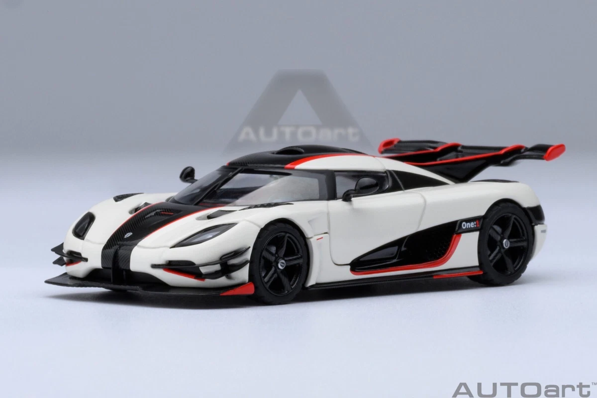 AUTOart KoenigseggAgeraケーニグセグアゲーラ1/18モデル