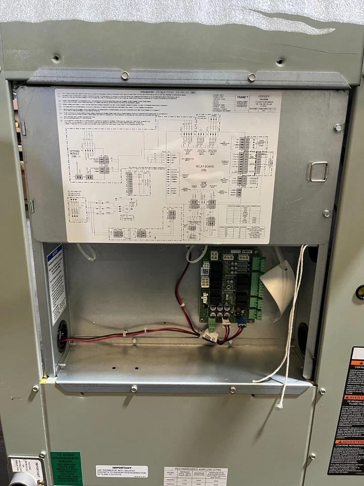 Trane / TWE12043AAAP06L / 208-230V / PH 3 / 10 toneladas / Air Han comercial Foto 4 de 4