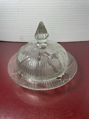 VINTAGE JEANETTE CLEAR GLASS IRIS & HERRINGBONE COVERED BUTTER DISH *MINT*