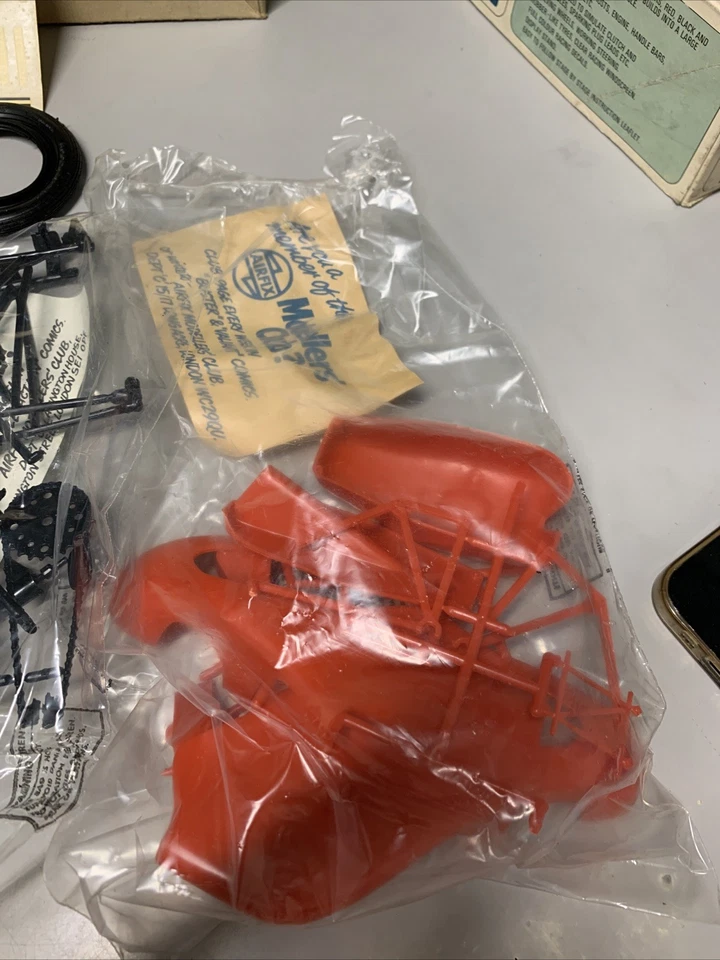 HONDA Road Racer - AIRFIX Scala 1/8 - NUOVO Kit Da Montare Modellino - Immagine 2 di 4