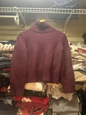 Halston 100% Extra Fine Merino Wool Turtleneck Sweater Res Maroon Size Medium
