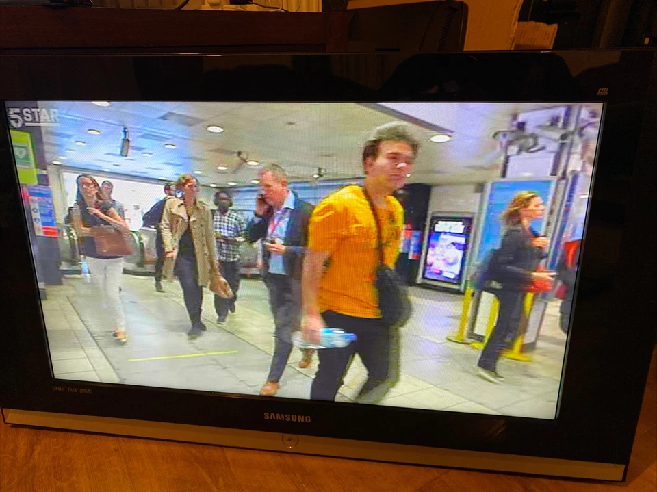 Samsung LE32R73BDX/XEU 32” LCD Television (Spanish Model) - Image 2 of 4