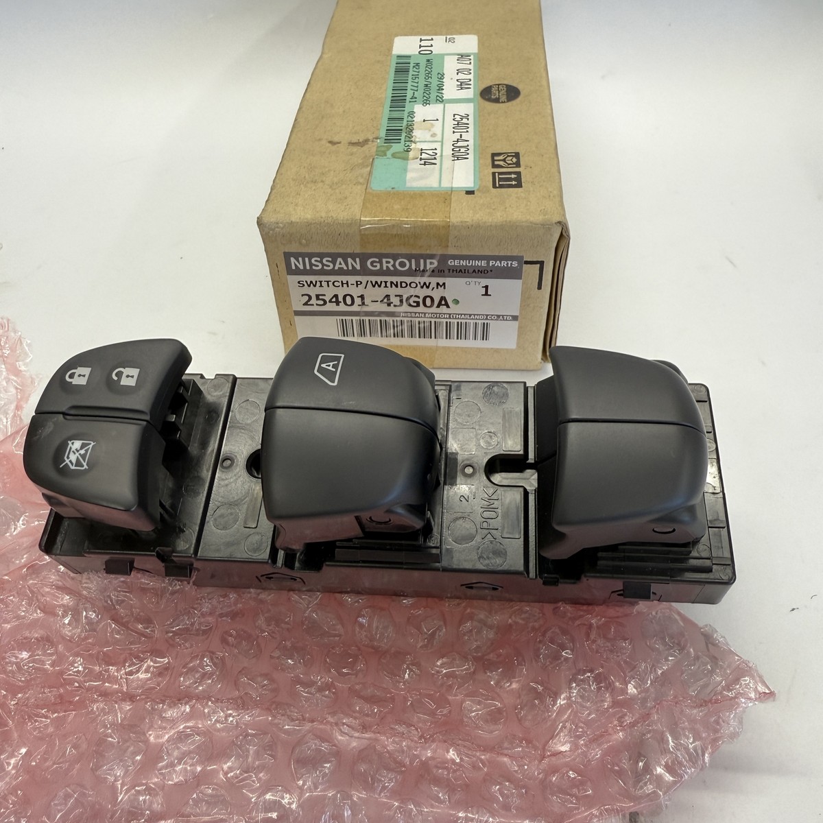 Nissan NAVARA 2016 on Drivers Front Electric Window Switch