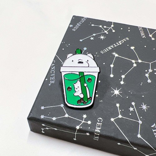 Spilla smaltata Boba a forma di tazza - idea regalo amante del tè bolla - Foto 11 di 16