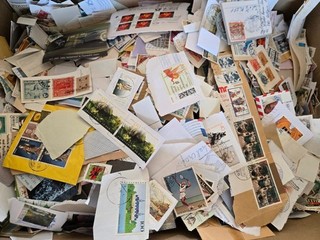 Karton mit 9 3 Kg briefmarken Kiloware Deutschland und Alle Welt (7)