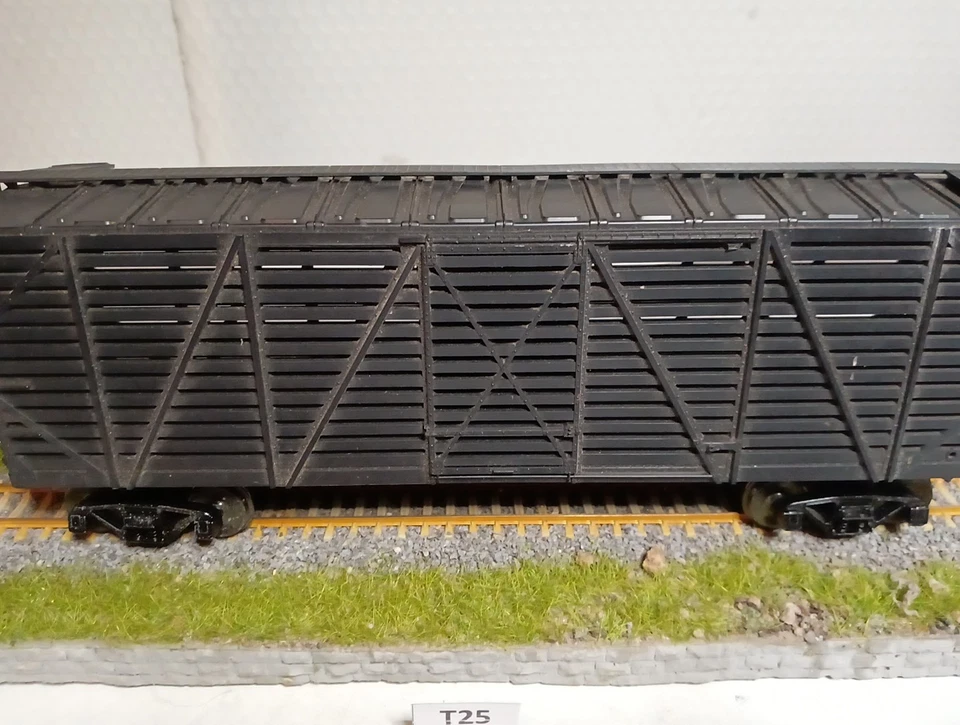 ATLAS O GAUGE CANADIAN NATIONAL CN STOCK CAR WAGON .My Ref (T25). - Image 2 of 4
