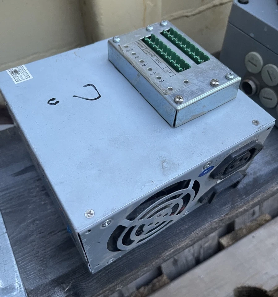 CODEGEN U200C 200W MOLEX FDD AUX aus einer Wasserstrahlschneidanlage - Bild 2 von 2