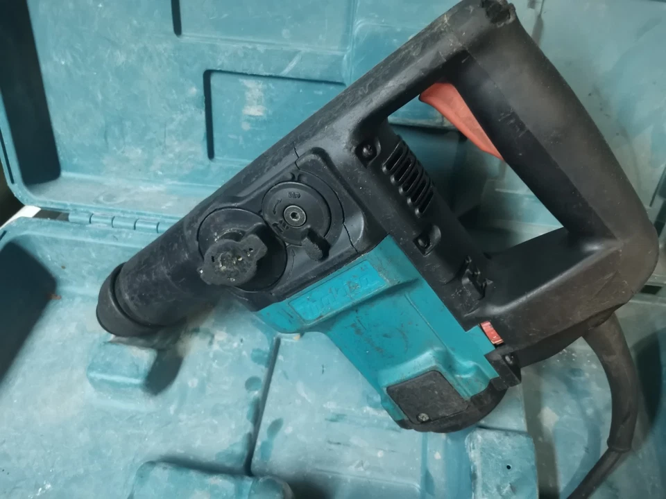 Makita HR 3000C Hammer Drill, Mortising Hammer, Combi Hammer [Case & Chisel] - Image 4 of 4