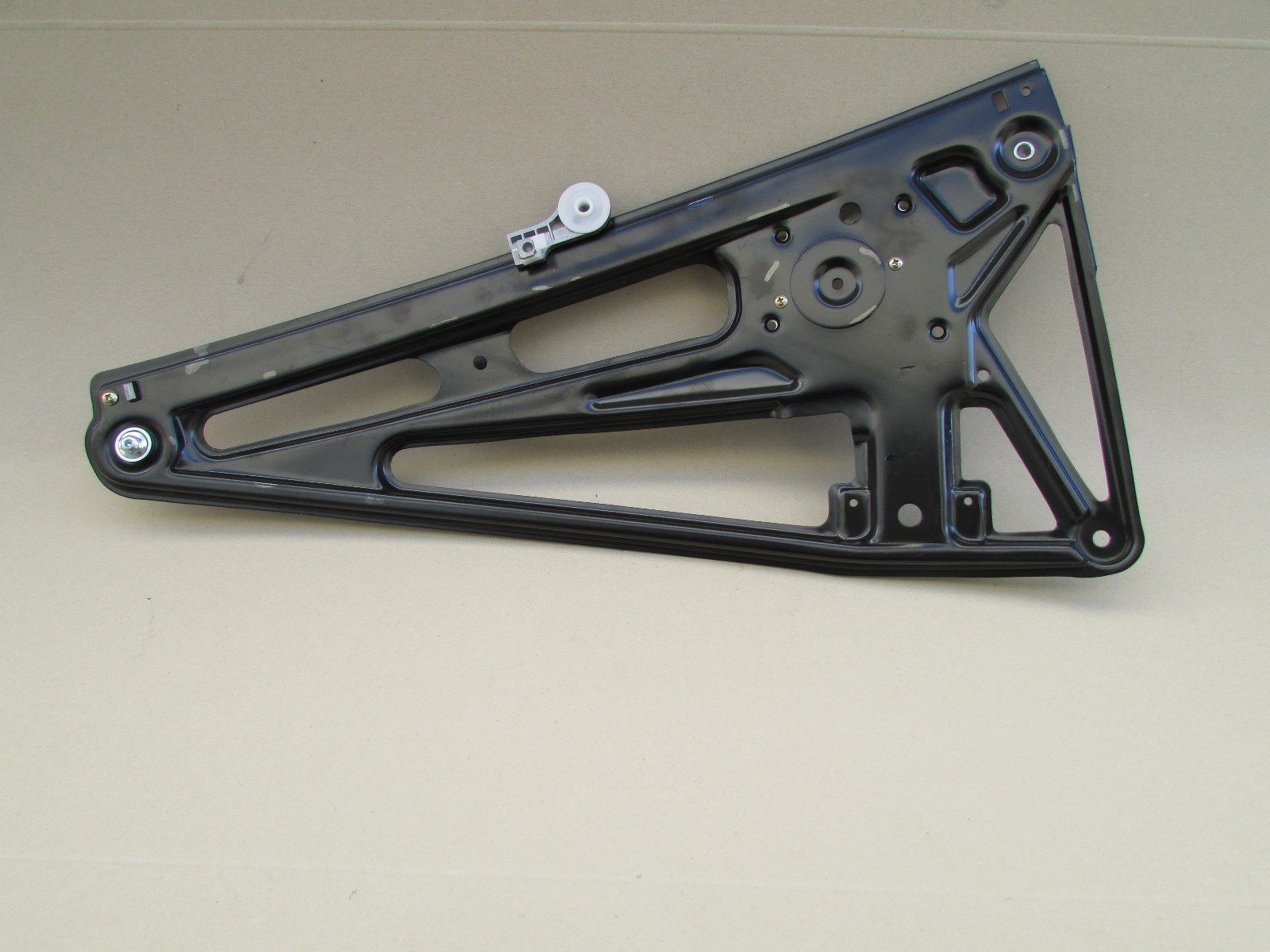 1995-2001 BMW E38 740 750 REAR LEFT WINDOW REGULATOR W/O MOTOR