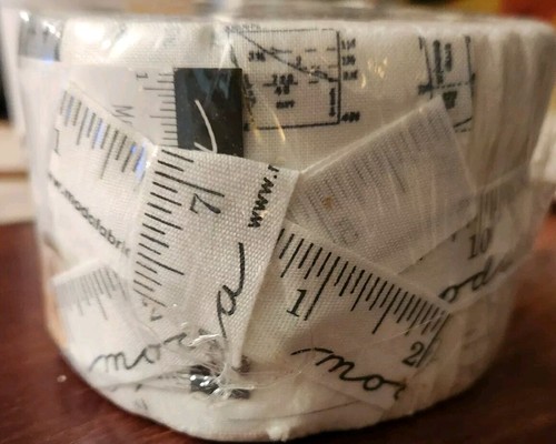 MODA Jelly Roll by Zen Chic Gray Tones 2.5" WIDTH - 第 2/10 張圖片