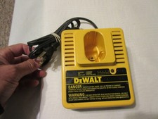 DeWalt Battery Charger Model DW9104, Type 2, 120V AC 60HZ, 1.8 AMPS -1.5 AMPS DC