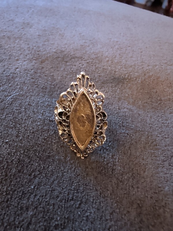 Vintage Gold Tone Ring Beautiful 