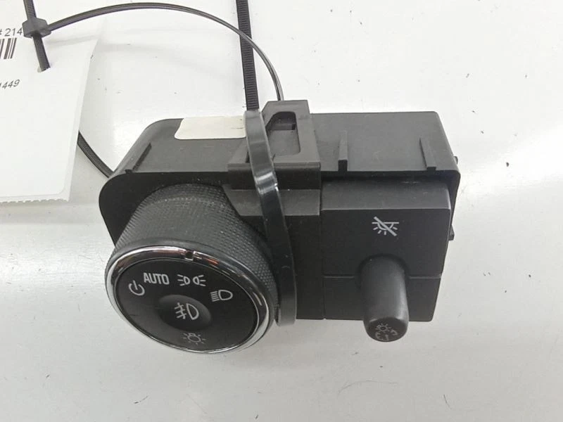 Interruptor de control de faros Saturn Outlook 2008 OEM 15130165E72601577 Foto 3 de 4