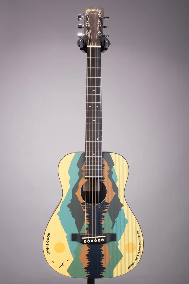 Guitarra Acústica Martin LX1 Life is Good - Compacta, Duradera, Con Estuche Foto 2 de 4