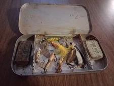 Lot of 7 Beautiful Antique Fly Fishing Lures plus Original Aluminum Case
