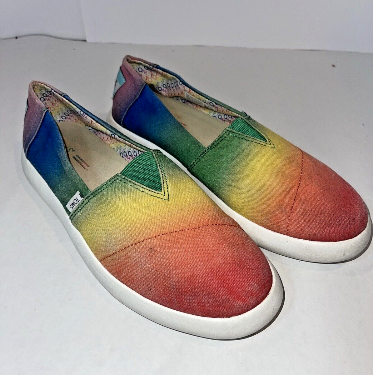 Toms Rainbow Graphic Slip On shoes Women Size flats loafers