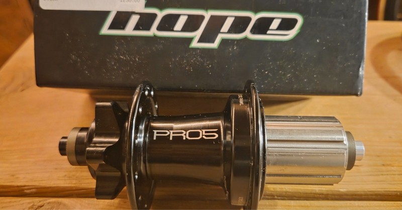 Hope Pro 5 hub. Quick release road hub 24hole. 6 bolt