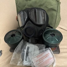 US Military M40 Gas Mask size MEDIUM with Bag 40mm Filter c2a1  