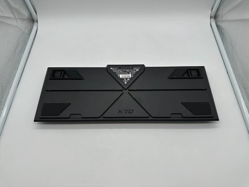 Corsair K70 RGB PRO Wired Mechanical Gaming Keyboard (CHERRY MX RGB Blue) - Image 3 of 4