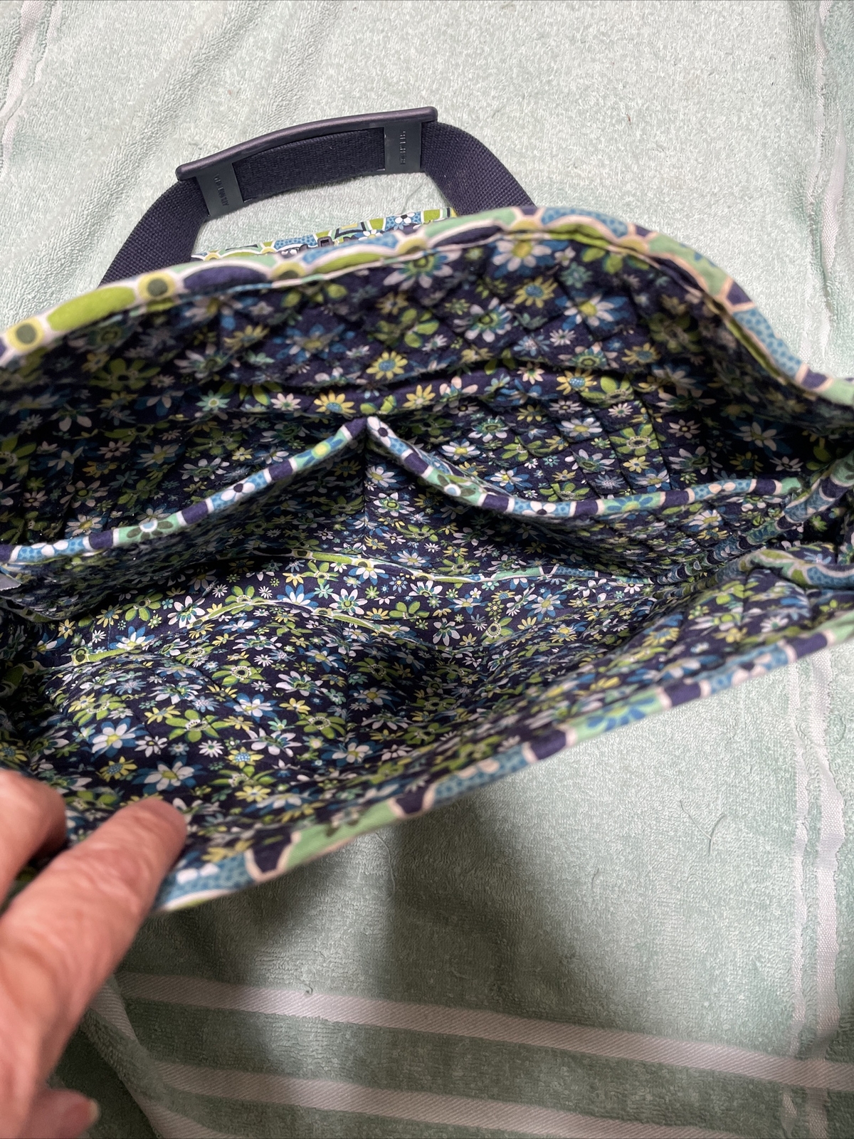 Vera Bradle Large Locking Adjustable Bag Retired … - image 4