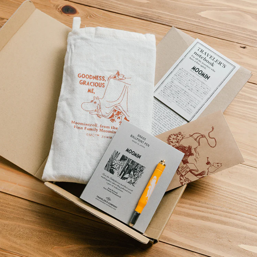 TRAVELER'S COMPANY Traveler's Notebook Set Moomin Family NEW