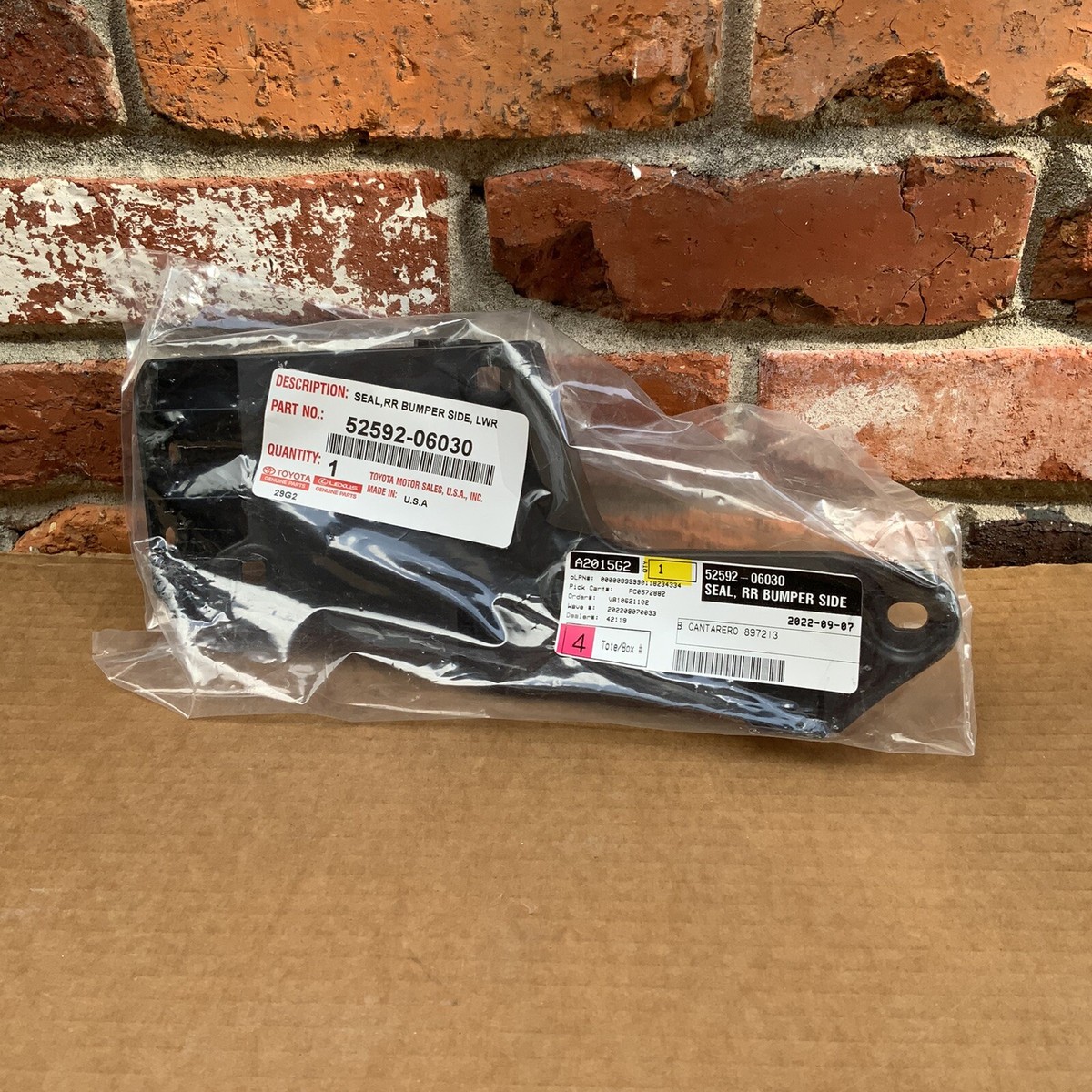 2018-2023 Toyota Camry Left Side Seal 52592-06030 NEW OEM | eBay