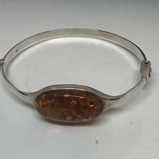 Stunning 925 Sterling Silver Baltic Amber Hinged Bangle in Excellent Condition 