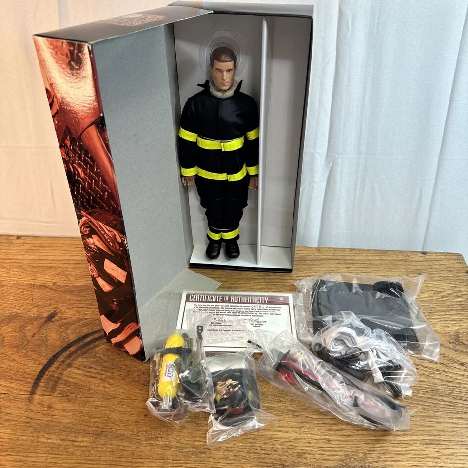 Figura 1/6 #17132 ERTL Collectibles 1998 Real Heroes Top Jake Firefighter nueva en caja Foto 2 de 4
