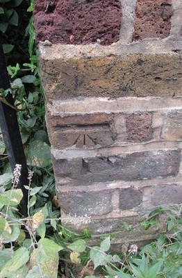 Foto 6x4 Ordnance Survey Schnittmarke Hampstead\/TQ2685 Diese OS Schnittmarke Dose c2016