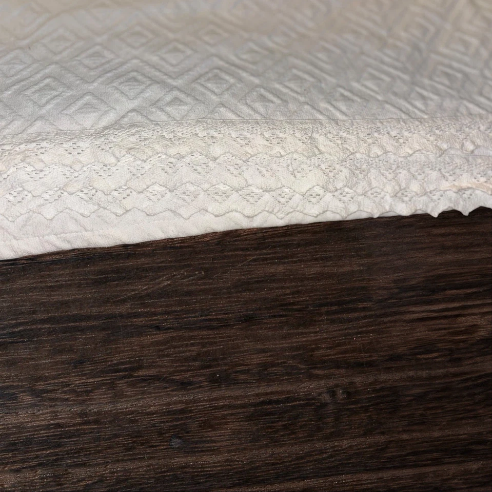 Edredón King Linea Casa Marfil Vintage 104 X96 Patrón Diamante Por Sferra Foto 3 de 4