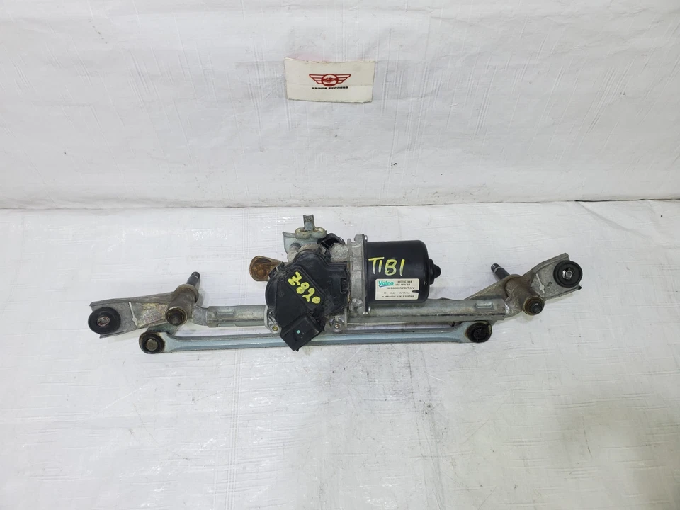 17 2017 Buick Encore limpiaparabrisas delantero motor y acoplamiento OEM 42333713 Foto 2 de 4
