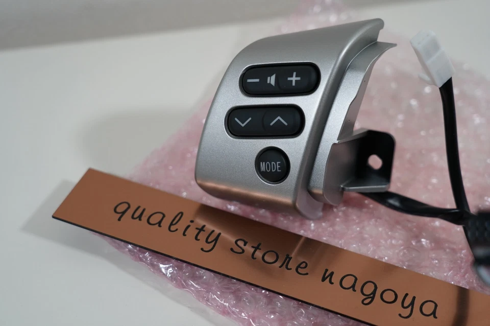 NEW TOYOTA Genuine Switch Assy Steering Pad Radio Control 84250-35070 FJ CRUISER Foto 3 de 4