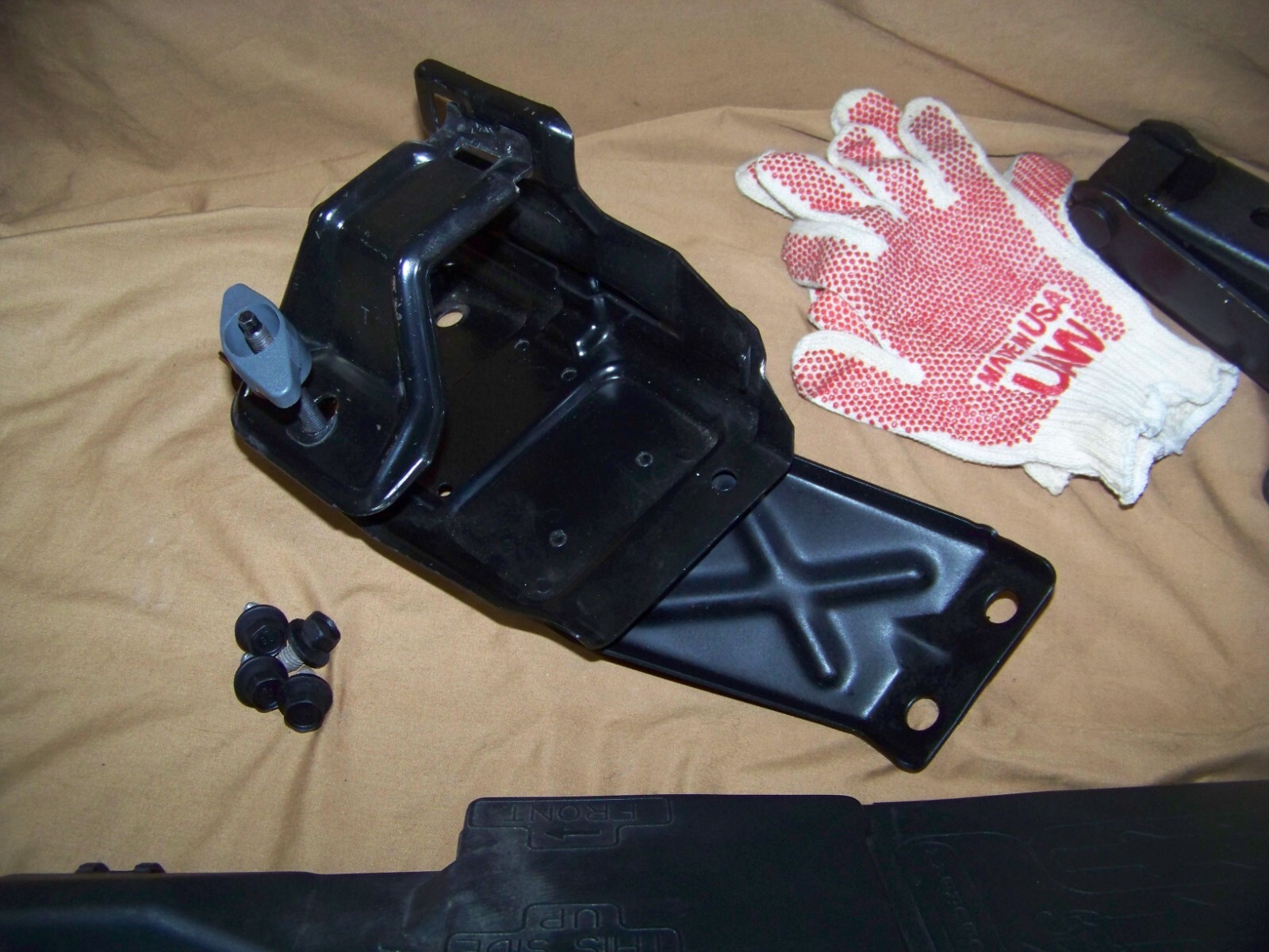 2 Door Tahoe/Yukon Spare Tire Tool Mount Kit P/N 15649926 eBay