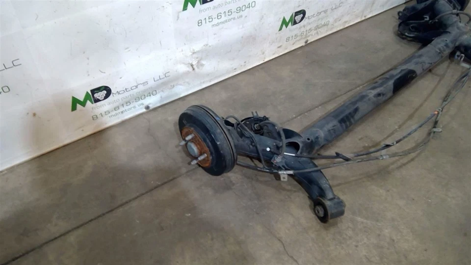 Conjunto de viga de eje de suspensión trasera Mitsubishi Mirage 2017-2023 OEM 4120A273 Foto 4 de 4