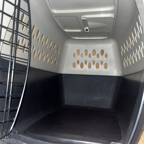 Pet Kennel Small 23" Dog Crate, Plastic Travel Pet Carrier for Pets up to 15 lb - Picture 4 of 7