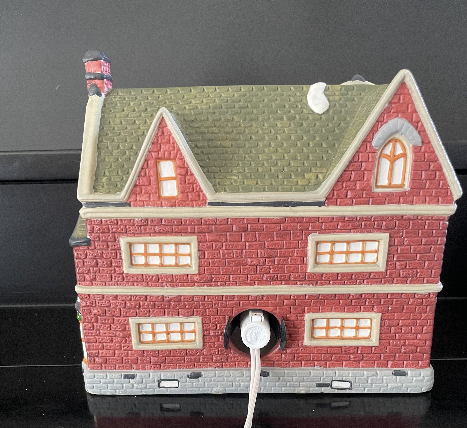 St Nicholas Square Museum of Natural Sciene Illuminated Christmas Village w Box