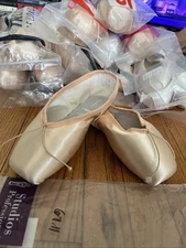 Brand new! Freed  Studios Pointe Shoes Size 5.5 D
