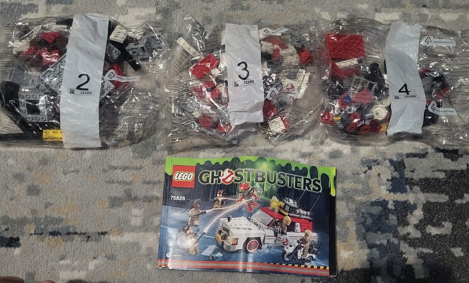 Lego Ghostbusters 75828 Ecto-1 New in Bags