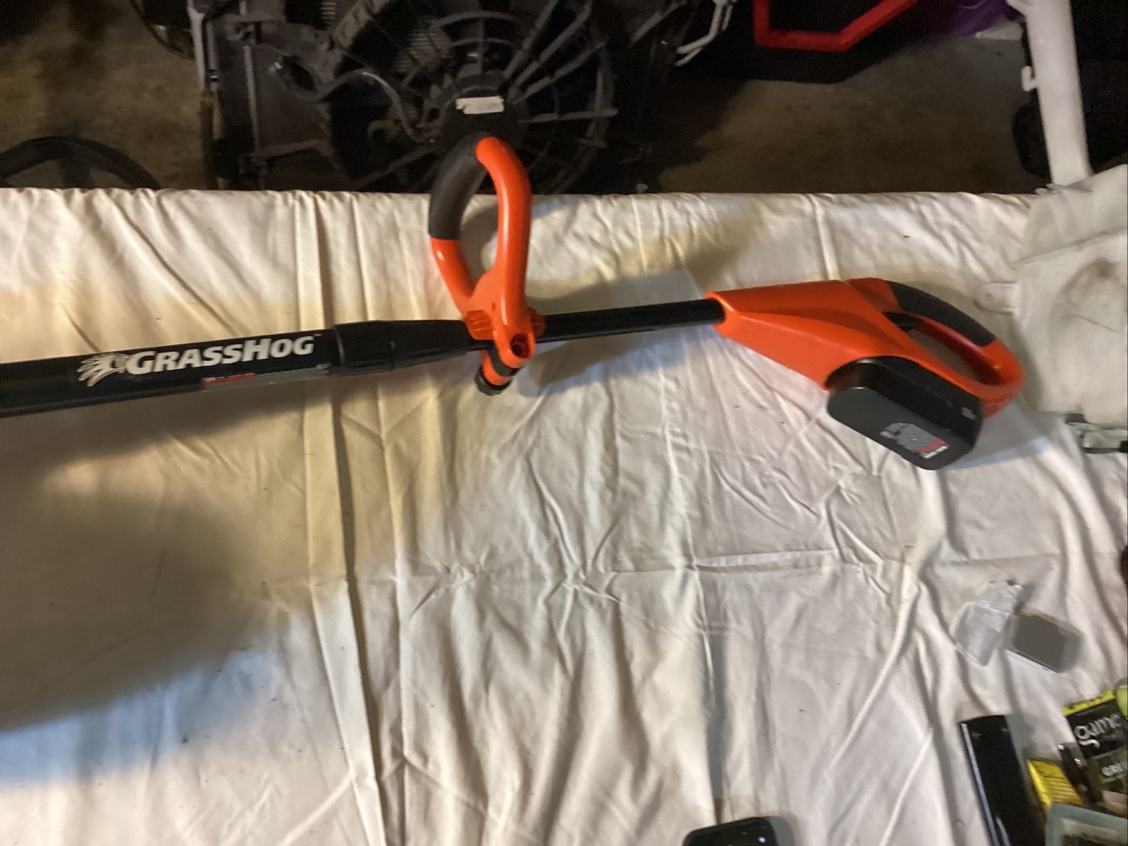 Black & Decker GRASSHOG Cordless 18v String Trimmer/Edger w/Charger, 2