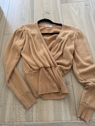 Maglione LAmade Revolve donna cammello beige manica lunga avvolgente collo a V camicetta superiore XS - Foto 4 di 6