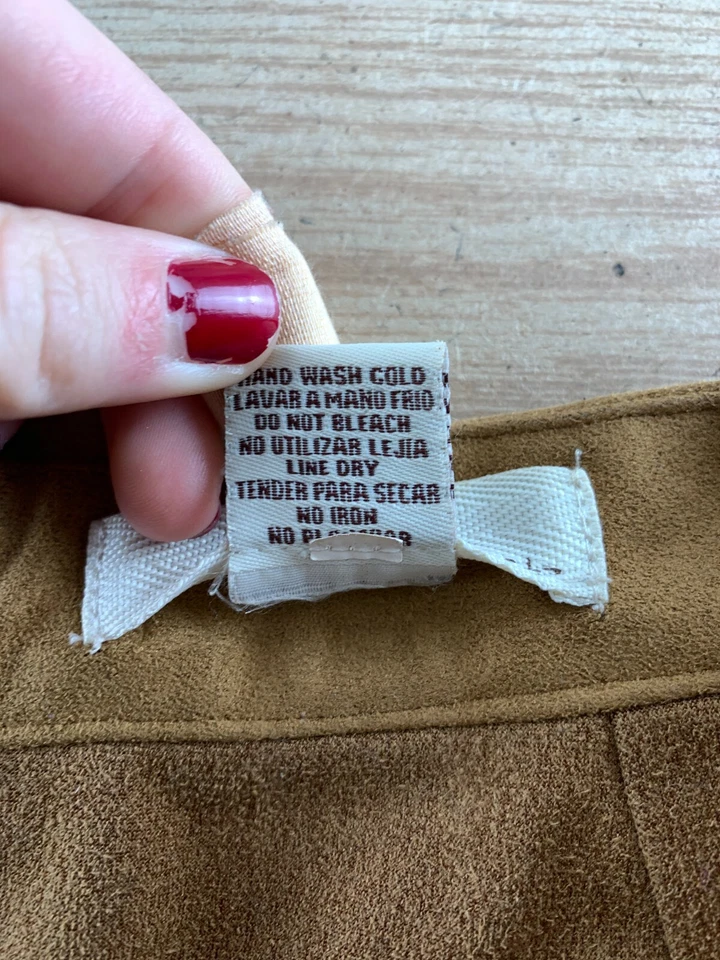 Falda Sans Souci para mujer grande bronceada imitación gamuza corte láser detalle a presión línea A Foto 4 de 4