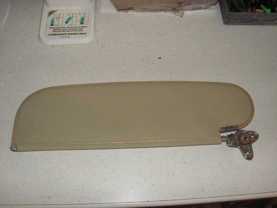 Soporte para parasol GM estampado 4157135 puede adaptarse a 55 57 Buick Chevy modelo oldsmobile Foto 2 de 4